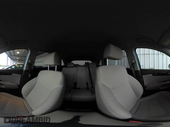 2019 Kia Sorento S z VIN 5XYPGDA5XKG494991, wystawiony jako IAAI lot #43186097 z przebiegiem 75 599 mil mil oraz . Historia ofert i sprzedaży dostępna na DreamBid. Obrazek 18.