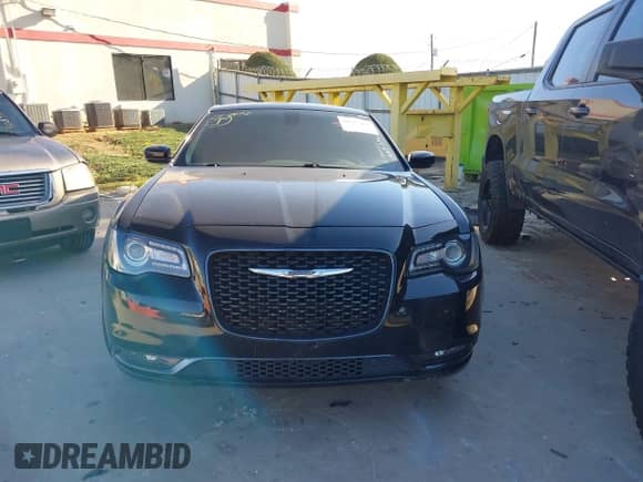 2017 Chrysler 300 S с VIN 2C3CCABG2HH607596, выставлен на аукционе IAAI как лот 40865097 с пробегом 89 582 миль миль и . История ставок и продаж доступна на DreamBid. Изображение 11.