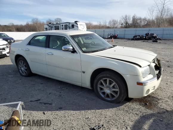 2007 Chrysler 300 C with VIN 2C3LK63H97H851736, listed as a Copart auction lot 41429365 with 170,250 mi miles and Clean title. Bid and sale history available at DreamBid. Image 4.