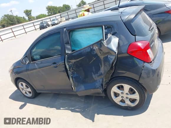2019 Chevrolet Spark LS с VIN KL8CB6SA5KC734031, выставлен на аукционе IAAI как лот 43033991 с пробегом 81 435 миль миль и . История ставок и продаж доступна на DreamBid. Изображение 14.