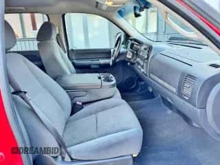 2007 Chevrolet Silverado 1500 1LT z VIN 2GCEK13C371552117, wystawiony jako Copart lot #87347195 z przebiegiem 190 368 mil mil oraz Czysty tytuł • Clean title. Historia ofert i sprzedaży dostępna na DreamBid. Obrazek 5.