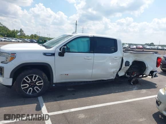 2021 GMC Sierra 1500 AT4 with VIN 3GTU9EET3MG320485, listed as a IAAI auction lot 43170195 with 123,129 mi miles and . Bid and sale history available at DreamBid. Image 14.