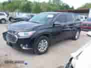 2020 Chevrolet Traverse LT Cloth z VIN 1GNERGKW7LJ294492, wystawiony jako IAAI lot #43209730 z przebiegiem 81 921 mil mil oraz . Historia ofert i sprzedaży dostępna na DreamBid. Obrazek 2.