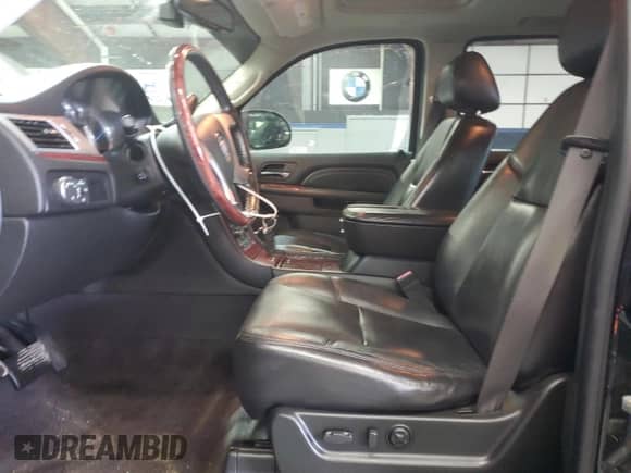2010 Cadillac Escalade Premium с VIN 1GYUKCEF2AR254309, выставлен на аукционе Copart как лот 86408025 с пробегом 157 729 миль миль и Чистый • Clean title. История ставок и продаж доступна на DreamBid. Изображение 7.