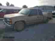 1997 Chevrolet Silverado 1500 with VIN 2GCEC19R2V1260366, listed as a Copart auction lot 85531335 with 294,145 mi miles and Clean title. Bid and sale history available at DreamBid. Image 1.