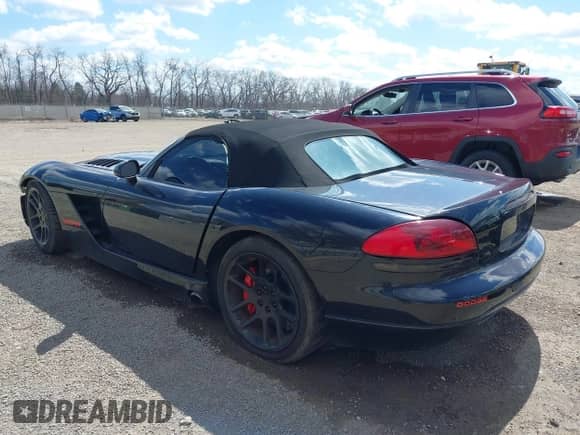 2004 Dodge Viper SRT-10 z VIN 1B3JZ65Z34V101287, wystawiony jako IAAI lot #41873002 z przebiegiem 55 618 mil mil oraz . Historia ofert i sprzedaży dostępna na DreamBid. Obrazek 3.