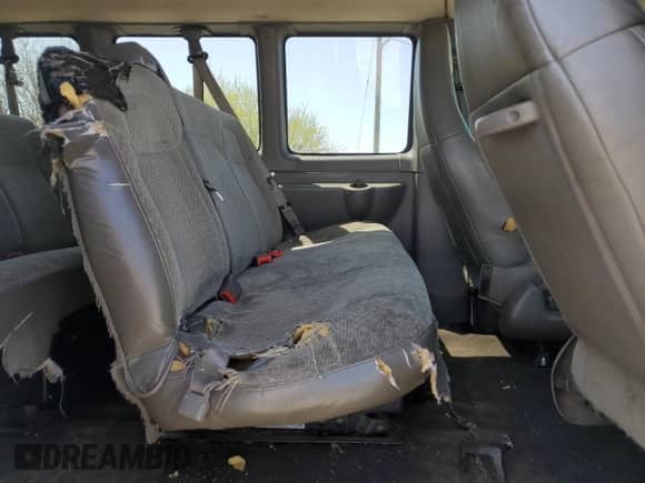 2020 Chevrolet Express Passenger LT z VIN 1GAZGPFP1L1268224, wystawiony jako Copart lot #54132585 z przebiegiem 200 621 mil mil oraz Czysty tytuł • Clean title. Historia ofert i sprzedaży dostępna na DreamBid. Obrazek 11.