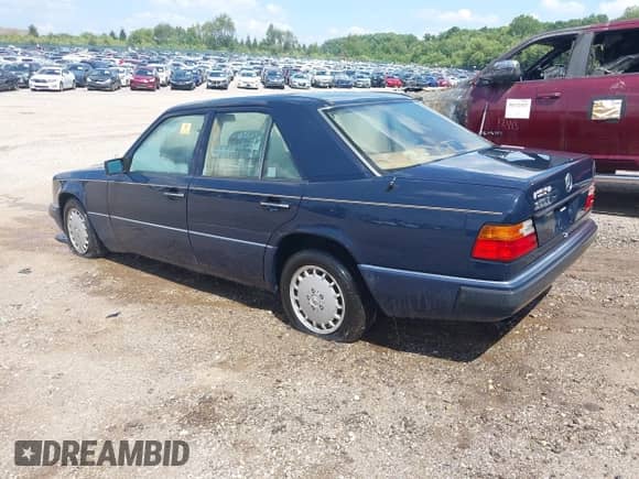 1992 Mercedes-Benz 300 с VIN WDBEA30E5NB702485, выставлен на аукционе IAAI как лот 42938122 с пробегом 279 330 миль миль и . История ставок и продаж доступна на DreamBid. Изображение 3.
