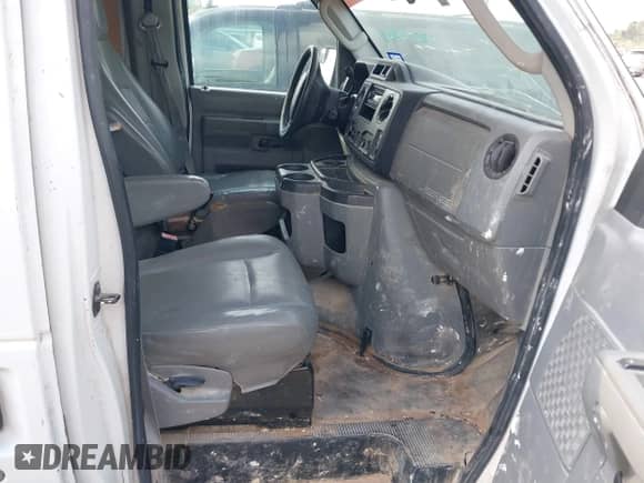 2012 Ford Econoline Cargo Commercial z VIN 1FTNE1EL3CDA23625, wystawiony jako IAAI lot #43243707 z przebiegiem 267 313 mil mil oraz . Historia ofert i sprzedaży dostępna na DreamBid. Obrazek 5.