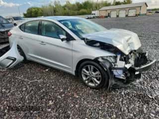 2018 Hyundai Elantra SEL z VIN 5NPD84LF9JH332329, wystawiony jako Copart lot #85192045 z przebiegiem 46 097 mil mil oraz Szkoda całkowita • Salvage title. Historia ofert i sprzedaży dostępna na DreamBid. Obrazek 4.
