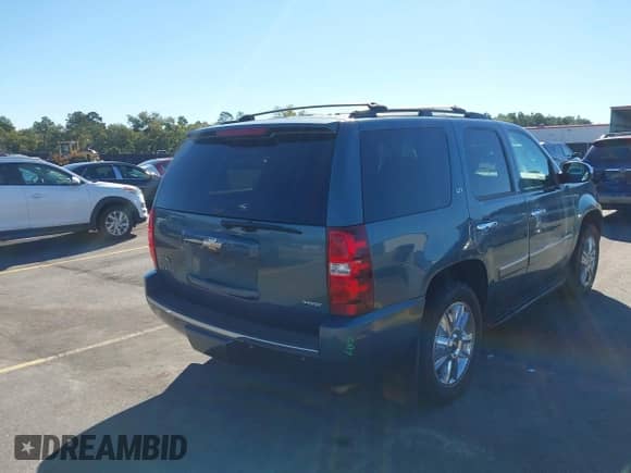 2009 Chevrolet Tahoe LTZ z VIN 1GNFK33279R126021, wystawiony jako IAAI lot #43441250 z przebiegiem 181 053 mil mil oraz . Historia ofert i sprzedaży dostępna na DreamBid. Obrazek 4.