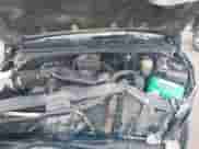 1999 Chevrolet Silverado 2500 LS z VIN 1GCGK29U8XE153524, wystawiony jako IAAI lot #41400306 z przebiegiem 240 271 mil mil oraz . Historia ofert i sprzedaży dostępna na DreamBid. Obrazek 10.