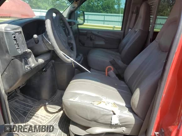 2004 Chevrolet Express Cargo с VIN 1GCGG25U341137435, выставлен на аукционе Copart как лот 65139455 с пробегом 193 772 миль миль и Списание • Salvage title. История ставок и продаж доступна на DreamBid. Изображение 7.