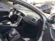 2012 Volvo S60 T5 с VIN YV1622FS4C2119410, выставлен на аукционе IAAI как лот 43118023 с пробегом 138 894 миль миль и . История ставок и продаж доступна на DreamBid. Изображение 5.