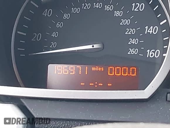 2007 BMW Z4 3.0si с VIN 4USBU53597LX02452, выставлен на аукционе IAAI как лот 41788102 с пробегом 196 971 миль миль и . История ставок и продаж доступна на DreamBid. Изображение 15.