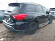 2017 Nissan Pathfinder SL z VIN 5N1DR2MM7HC667864, wystawiony jako IAAI lot #41219528 z przebiegiem 127 240 mil mil oraz . Historia ofert i sprzedaży dostępna na DreamBid. Obrazek 4.