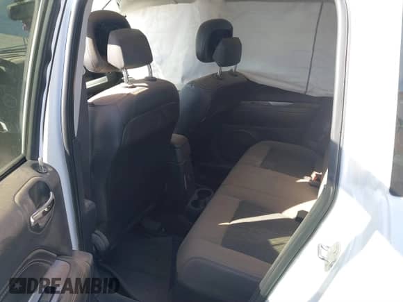2016 Jeep Compass Latitude z VIN 1C4NJCEB0GD709965, wystawiony jako IAAI lot #41857072 z przebiegiem 81 414 mil mil oraz . Historia ofert i sprzedaży dostępna na DreamBid. Obrazek 7.