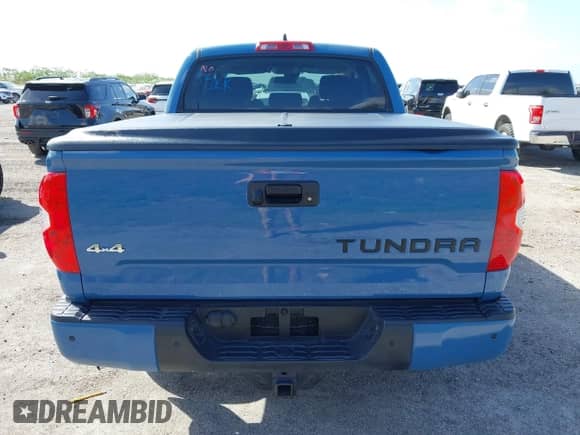 2020 Toyota Tundra SR5 с VIN 5TFDY5F1XLX887092, выставлен на аукционе IAAI как лот 40540625 с пробегом Не указан миль и . История ставок и продаж доступна на DreamBid. Изображение 15.