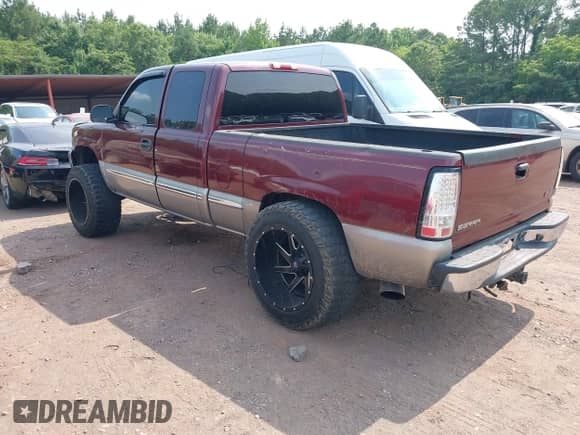 2000 GMC Sierra 1500 SLE z VIN 1GTEK19T8YE372008, wystawiony jako IAAI lot #42396118 z przebiegiem 376 330 mil mil oraz . Historia ofert i sprzedaży dostępna na DreamBid. Obrazek 3.