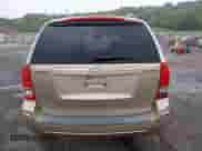 2007 Hyundai Entourage GLS с VIN KNDMC233776017914, выставлен на аукционе IAAI как лот 42581140 с пробегом 174 357 миль миль и . История ставок и продаж доступна на DreamBid. Изображение 16.