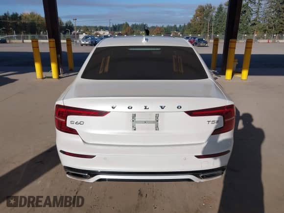 2020 Volvo S60 R-Design с VIN 7JR102FM8LG073060, выставлен на аукционе IAAI как лот 43311572 с пробегом 119 631 миль миль и . История ставок и продаж доступна на DreamBid. Изображение 17.