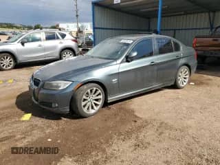 2009 BMW 3 Series 328i xDrive с VIN WBAPK73549A456564, выставлен на аукционе Copart как лот 69328975 с пробегом 81 218 миль миль и Списание • Salvage title. История ставок и продаж доступна на DreamBid. Изображение 1.