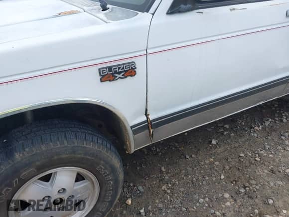 1988 Chevrolet Blazer с VIN 1GNCT18Z1J0182779, выставлен на аукционе IAAI как лот 41799629 с пробегом 244 716 миль миль и . История ставок и продаж доступна на DreamBid. Изображение 6.