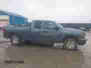 2011 Chevrolet Silverado 1500 LT z VIN 1GCRKSE32BZ174778, wystawiony jako IAAI lot #43409106 z przebiegiem 169 793 mil mil oraz . Historia ofert i sprzedaży dostępna na DreamBid. Obrazek 13.