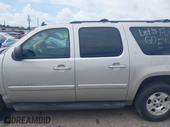 2009 Chevrolet Suburban 2LT с VIN 1GNFC26049R222531, выставлен на аукционе IAAI как лот 42689058 с пробегом 175 503 миль миль и . История ставок и продаж доступна на DreamBid. Изображение 14.