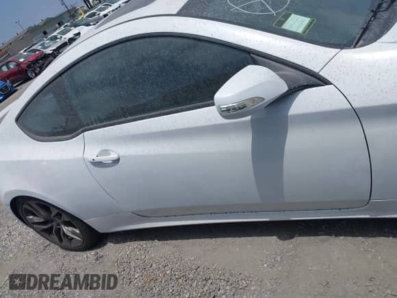 2015 Hyundai Genesis Coupe 3.8L Base with VIN KMHHU6KJXFU125150, listed as a IAAI auction lot 42222939 with Not provided miles and . Bid and sale history available at DreamBid. Image 12.