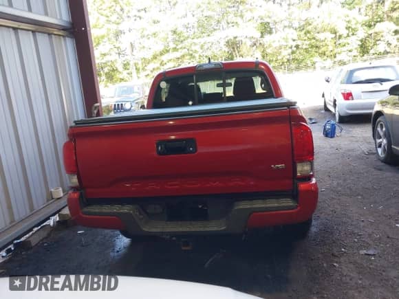 2016 Toyota Tacoma SR5 с VIN 3TMAZ5CNXGM009231, выставлен на аукционе IAAI как лот 42744577 с пробегом 168 113 миль миль и . История ставок и продаж доступна на DreamBid. Изображение 17.