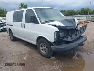 2005 Chevrolet Express Cargo z VIN 1GCFG15X751196098, wystawiony jako IAAI lot #42689221 z przebiegiem 467 793 mil mil oraz . Historia ofert i sprzedaży dostępna na DreamBid. Obrazek 1.