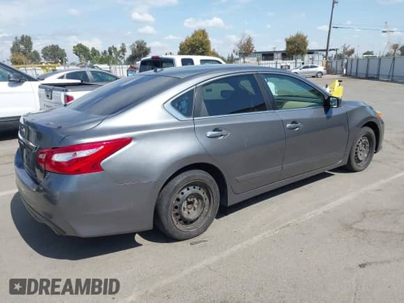 2016 Nissan Altima S z VIN 1N4AL3AP7GC189673, wystawiony jako IAAI lot #43172328 z przebiegiem 157 544 mil mil oraz . Historia ofert i sprzedaży dostępna na DreamBid. Obrazek 4.