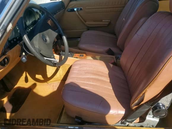 1985 Mercedes-Benz 380 with VIN WDBBA45C3FA019501, listed as a Copart auction lot 81916015 with 103,097 mi miles and Clean title. Bid and sale history available at DreamBid. Image 7.