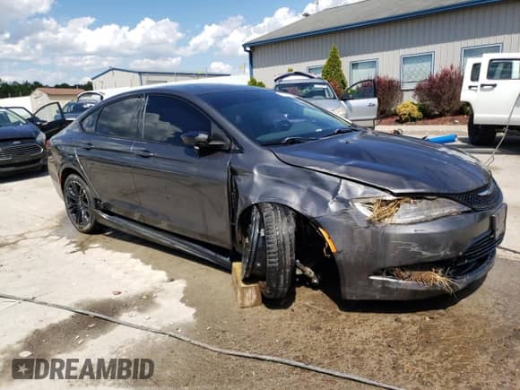 2017 Chrysler 200 Touring с VIN 1C3CCCFB8HN502109, выставлен на аукционе Copart как лот 71126045 с пробегом 85 525 миль миль и На запчасти • Non repairable. История ставок и продаж доступна на DreamBid. Изображение 4.