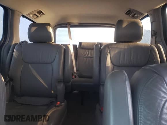 2008 Toyota Sienna XLE с VIN 5TDZK22C78S201083, выставлен на аукционе Copart как лот 87863745 с пробегом 153 209 миль миль и Списание • Salvage title. История ставок и продаж доступна на DreamBid. Изображение 10.