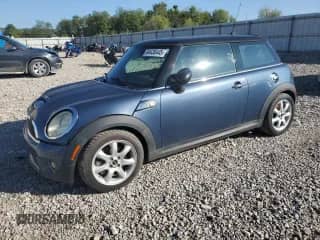 2010 MINI Hardtop S with VIN WMWMF7C52ATX41957, listed as a Copart auction lot 84436445 with 131,486 mi miles and Clean title. Bid and sale history available at DreamBid. Image 1.