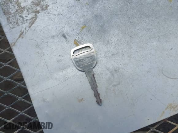 2005 Chevrolet Malibu Classic z VIN 1G1ND52F95M202420, wystawiony jako IAAI lot #41732637 z przebiegiem 144 144 mil mil oraz . Historia ofert i sprzedaży dostępna na DreamBid. Obrazek 11.