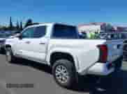 2024 Toyota Tacoma TRD Off Road с VIN 3TMLB5JN5RM057125, выставлен на аукционе IAAI как лот 43274488 с пробегом 22 542 миль миль и . История ставок и продаж доступна на DreamBid. Изображение 14.