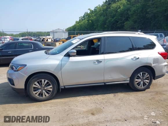 2020 Nissan Pathfinder S z VIN 5N1DR2AN9LC635763, wystawiony jako IAAI lot #42912961 z przebiegiem 33 864 mil mil oraz . Historia ofert i sprzedaży dostępna na DreamBid. Obrazek 14.