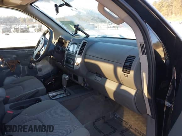 2018 Nissan Frontier SV z VIN 1N6AD0EV0JN718047, wystawiony jako IAAI lot #41310302 z przebiegiem 103 488 mil mil oraz . Historia ofert i sprzedaży dostępna na DreamBid. Obrazek 5.