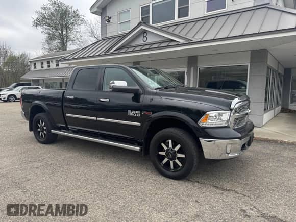 2016 Ram 1500 Laramie z VIN 1C6RR7VM9GS143262, wystawiony jako Copart lot #55879855 z przebiegiem 159 920 mil mil oraz Czysty tytuł • Clean title. Historia ofert i sprzedaży dostępna na DreamBid. Obrazek 1.