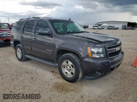 2010 Chevrolet Tahoe LS z VIN 1GNUCAE08AR291813, wystawiony jako Copart lot #81527735 z przebiegiem 252 273 mil mil oraz Czysty tytuł • Clean title. Historia ofert i sprzedaży dostępna na DreamBid. Obrazek 4.