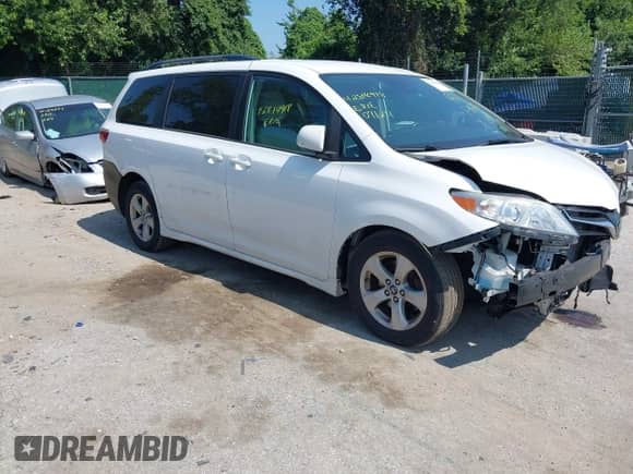 2019 Toyota Sienna LE Auto Access Seat с VIN 5TDKZ3DC5KS017185, выставлен на аукционе IAAI как лот 42814918 с пробегом 130 691 миль миль и . История ставок и продаж доступна на DreamBid. Изображение 1.