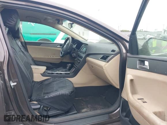 2015 Hyundai Sonata SE с VIN 5NPE24AF4FH146262, выставлен на аукционе IAAI как лот 43221290 с пробегом 62 112 миль миль и . История ставок и продаж доступна на DreamBid. Изображение 5.