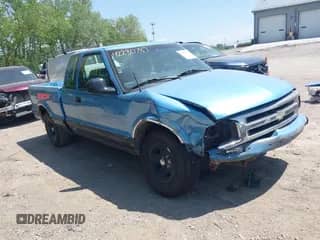 1996 Chevrolet S-10 LS с VIN 1GCCS19X8TK187767, выставлен на аукционе IAAI как лот 42280787 с пробегом 144 507 миль миль и . История ставок и продаж доступна на DreamBid. Изображение 1.