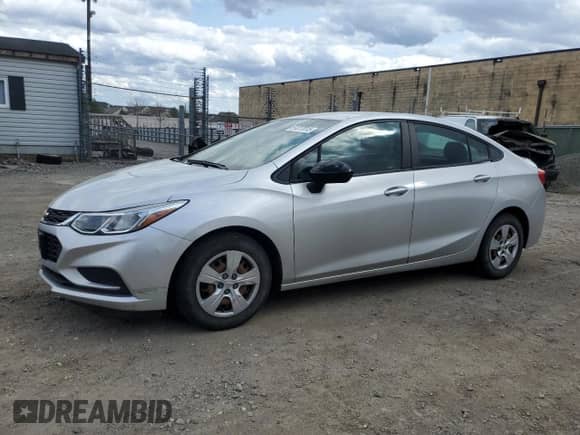 2018 Chevrolet Cruze LS с VIN 1G1BC5SMXJ7243779, выставлен на аукционе Copart как лот 51227015 с пробегом 153 837 миль миль и Чистый • Clean title. История ставок и продаж доступна на DreamBid. Изображение 1.