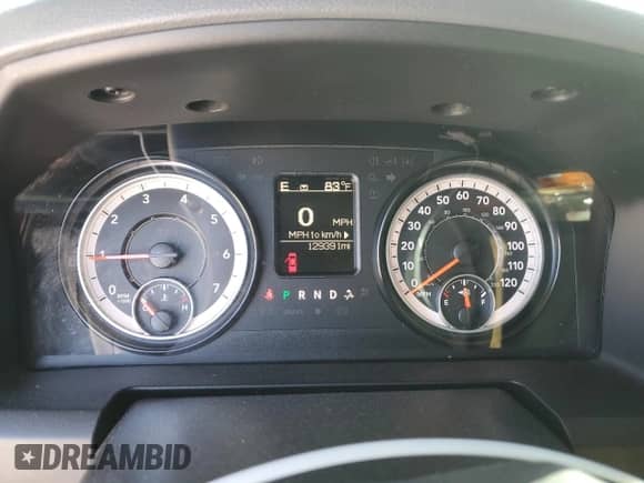 2018 Ram 1500 Tradesman z VIN 1C6RR6KT9JS279842, wystawiony jako Copart lot #44226185 z przebiegiem 129 391 mil mil oraz Nie do naprawy • Non repairable. Historia ofert i sprzedaży dostępna na DreamBid. Obrazek 9.