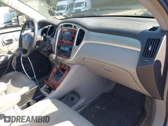 2005 Toyota Highlander with VIN JTEEP21A350096665, listed as a IAAI auction lot 43200335 with 307,967 mi miles and . Bid and sale history available at DreamBid. Image 5.