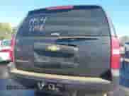 2007 Chevrolet Suburban LS z VIN 3GNGK26K07G281954, wystawiony jako IAAI lot #43444651 z przebiegiem 171 677 mil mil oraz . Historia ofert i sprzedaży dostępna na DreamBid. Obrazek 16.